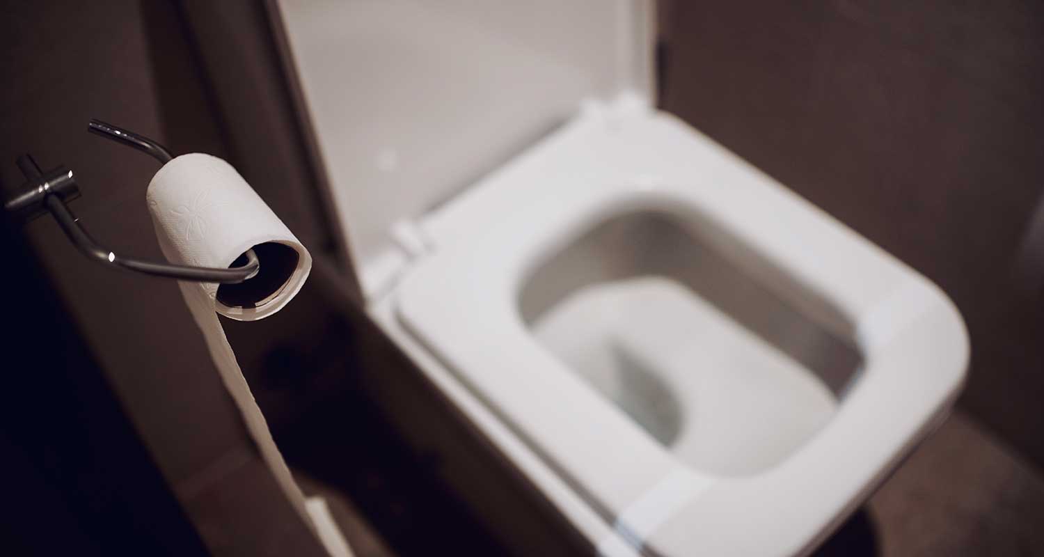 Пет неща, които никога не трябва да пускате в тоалетната